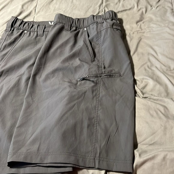 Men’s golf shorts one pair of black and one pair of dark gray - Picture 11 of 15